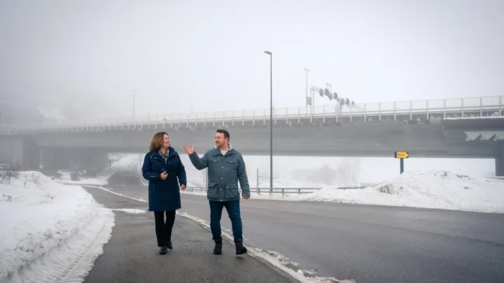 Ragne Farmen og Borgar Lindhjem på Farriseidet