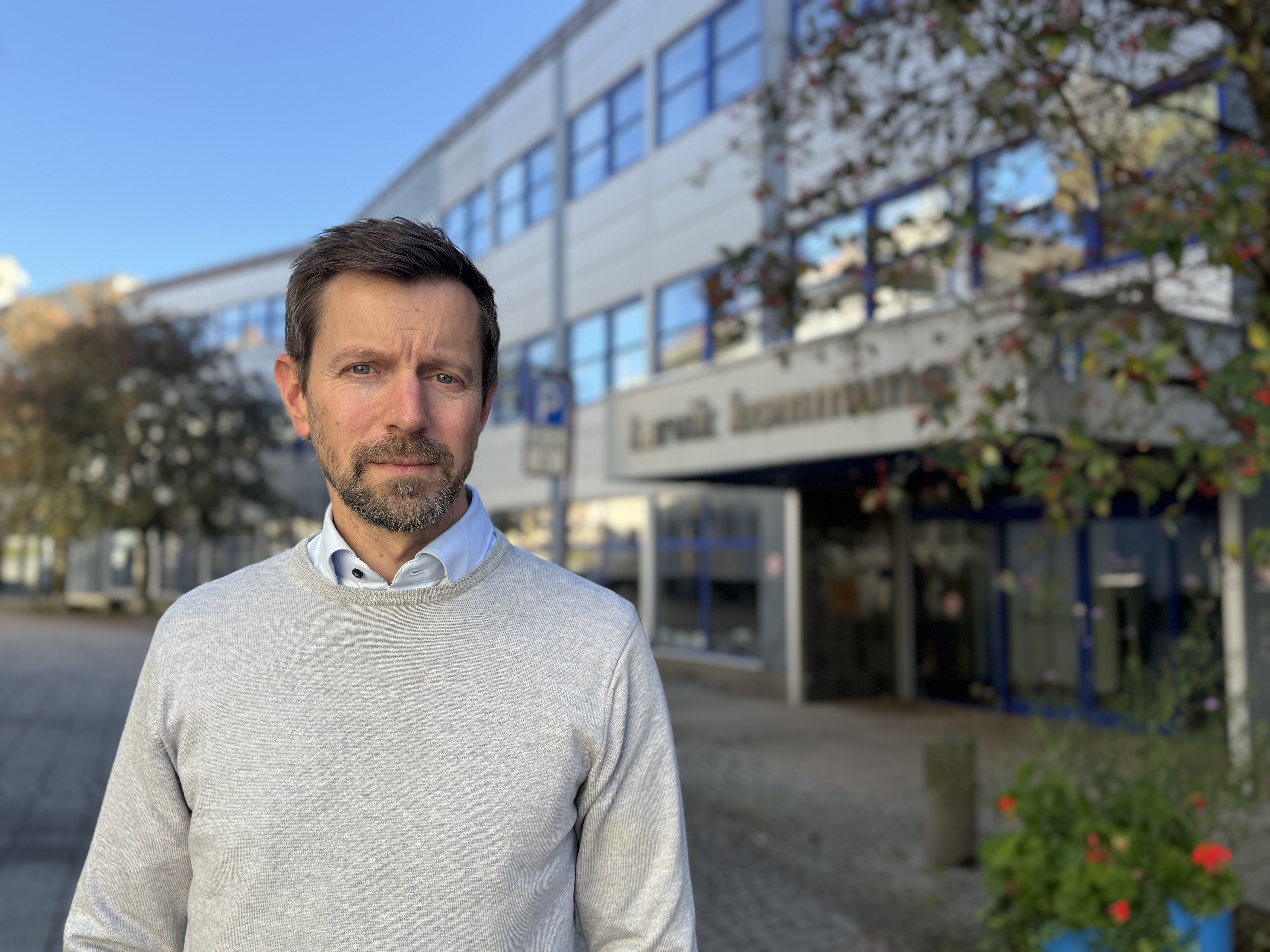 Oppretter informasjonspunkter i kommunen: – Et sikkerhetsnett når mobilnettet faller ut