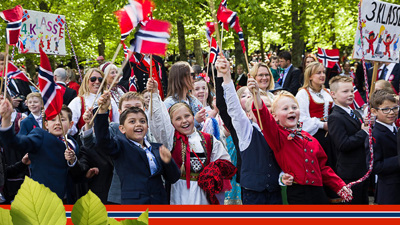 Barnetoget Larvik sentrum 17. mai