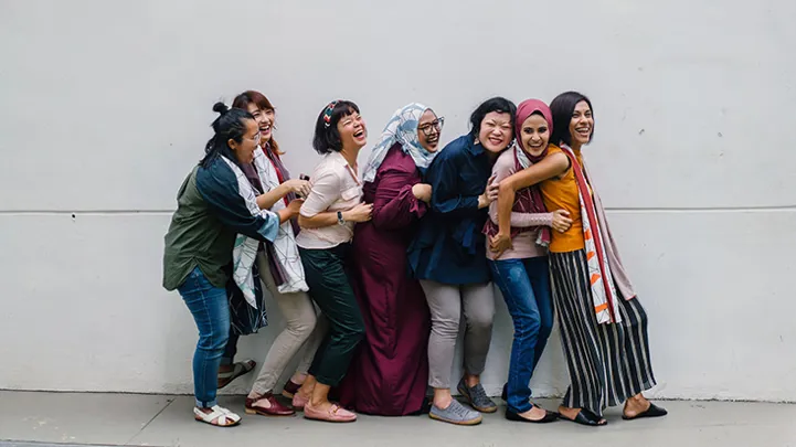 Multikulturelle Damer Jobbsjansen Til Nettside