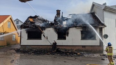 Kontroll på brannen i brannvaktsgata