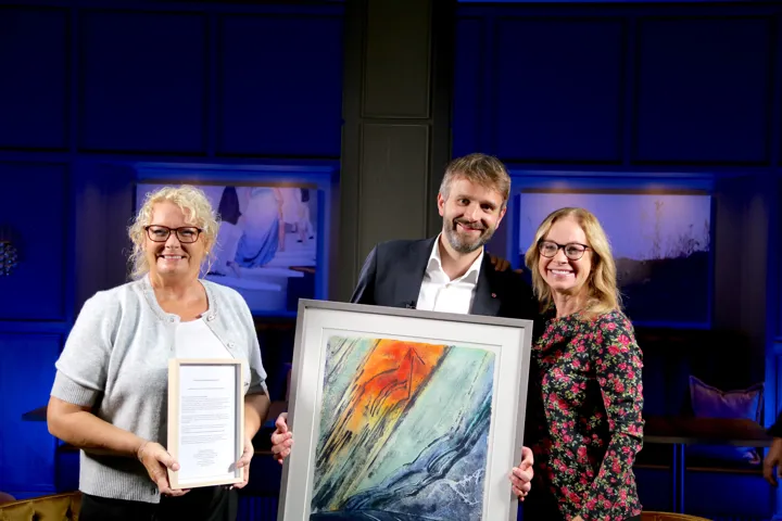 –Årets Pårørendekommune 2025 med Birgitte Gulla Løken.jpg