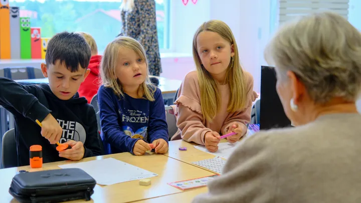 Birgitte Gulla Løken Og Gina Johnsen På Utplassering 41