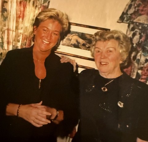 1 Merete og Agnes 80 år dagen.jpg