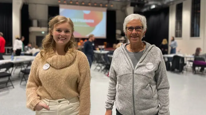 Cornelia (16) og Anne-Grete (74) er to av deltakerne i Folkestemmen.