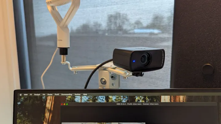 Bilde av kamera som blir brukt ved hybridklasserom