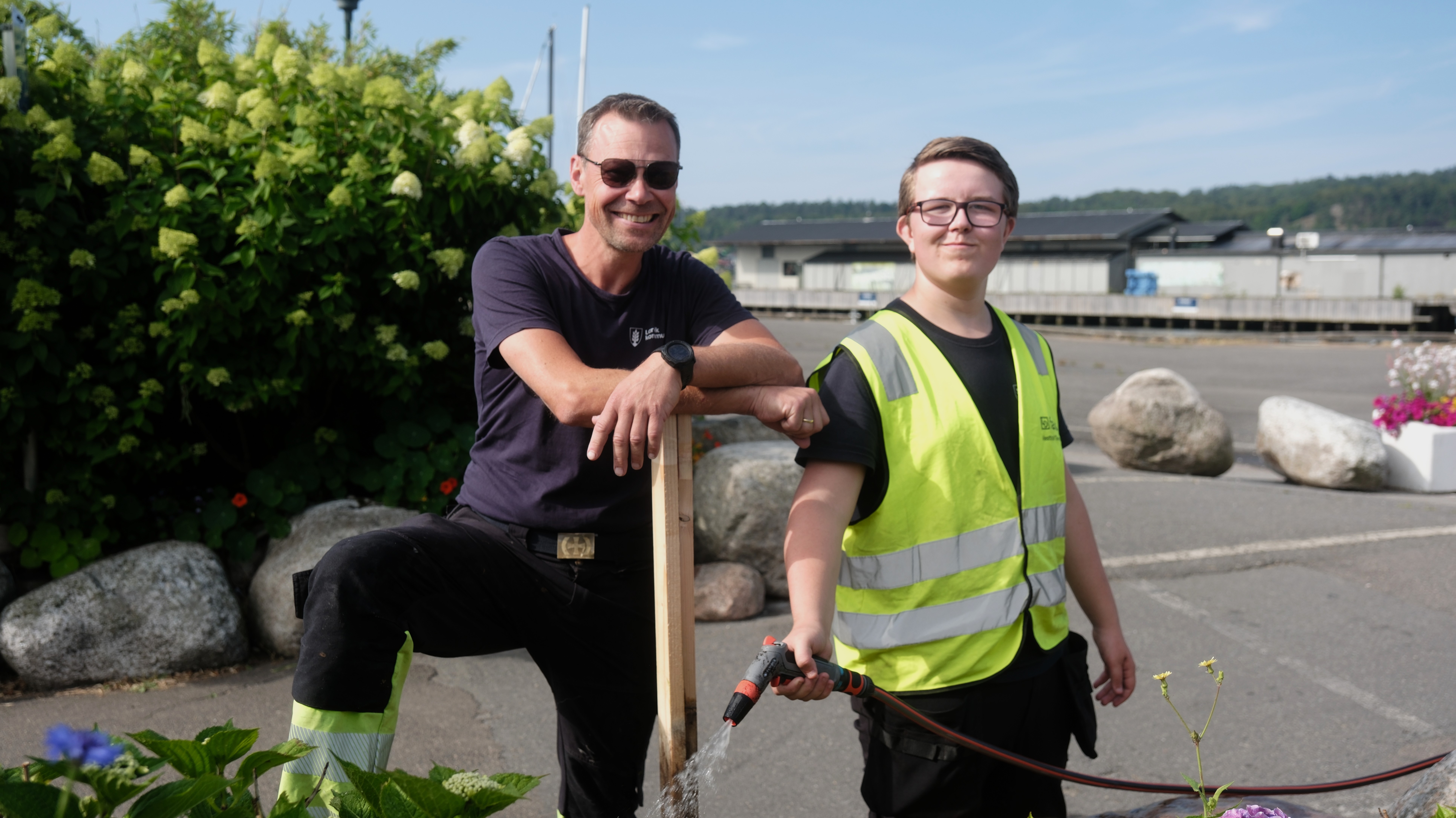 Torodd og Dennis - sommerjobb som gartnerassistent.JPG