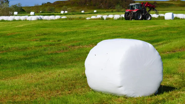 Rundball pakket inn i plast, illustrasjonsbilde fra Norge
