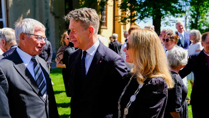 Thor Heyerdahls Familie I Larvik For Minnestund 39