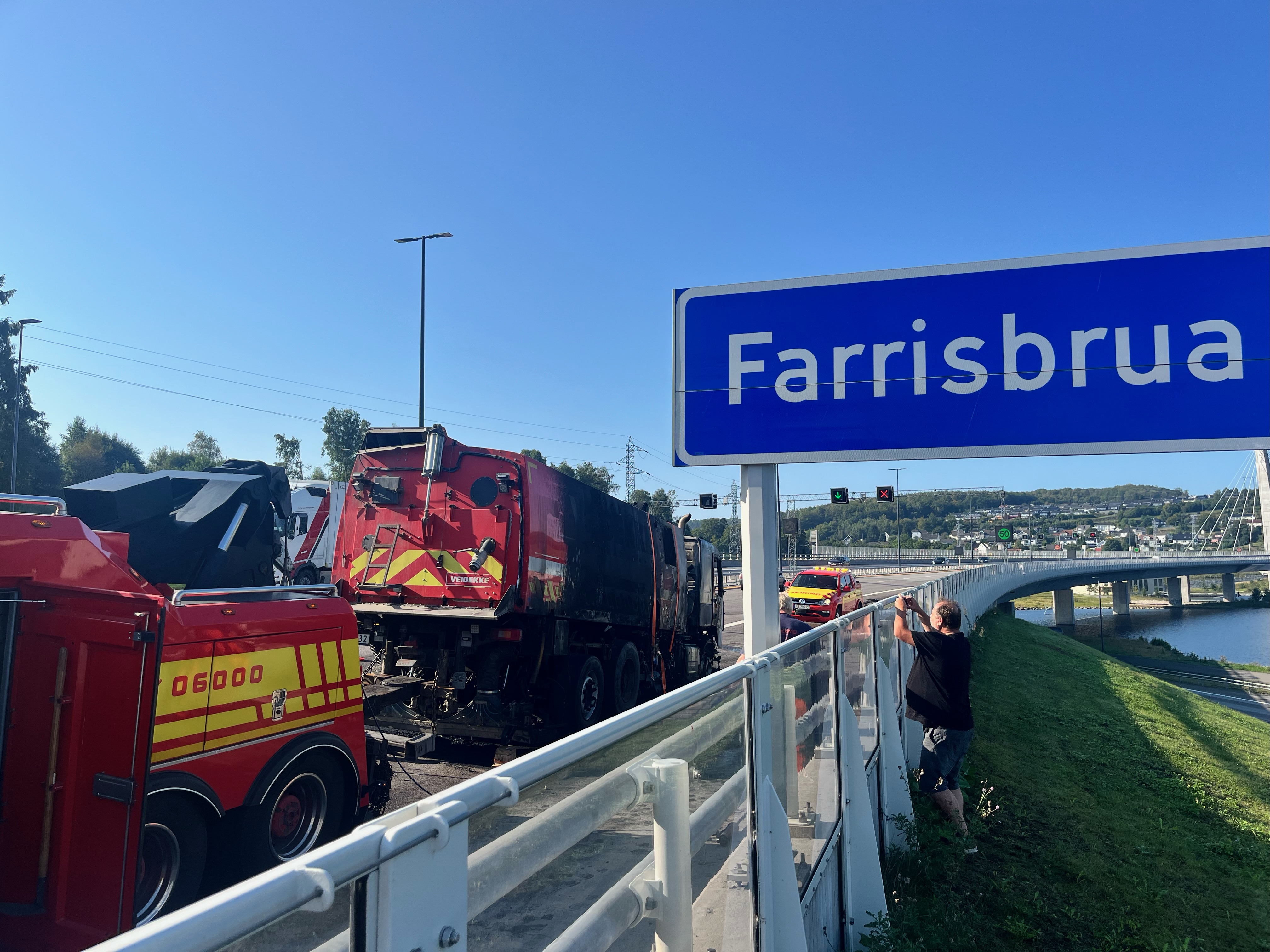 Ingen utslipp i Farris etter lastebilbrann på Farrisbrua