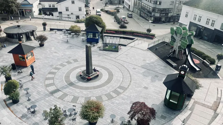 Oversiktsbilde av torget i Larvik