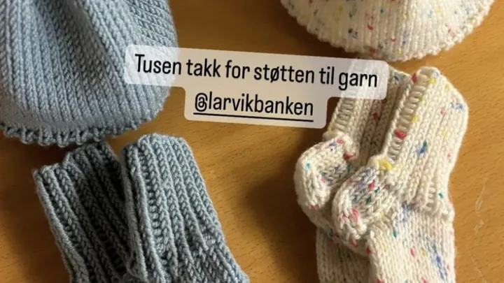 Ullsokker og ull lue til små barn