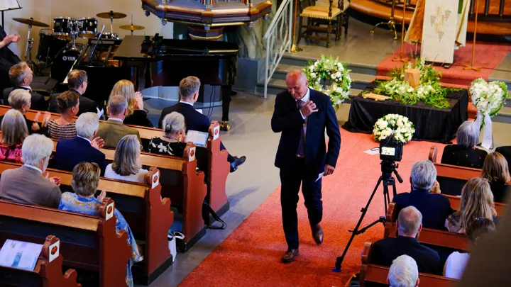 Thor Heyerdahls Familie I Larvik For Minnestund 12