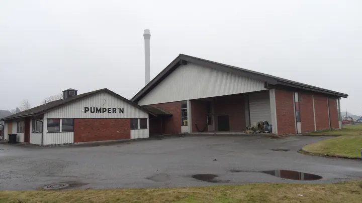 Pumper'n - pumpestasjonen på Hølen, Østre Halsen. 