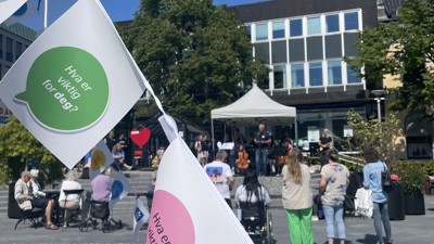 Mange tok turen til torget
