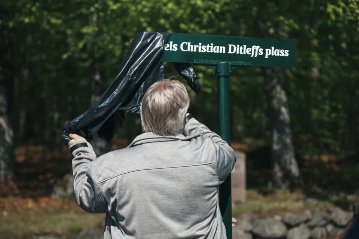Birgitte Gulla Løken Åpner Niels Christian Ditleffs Plass 2