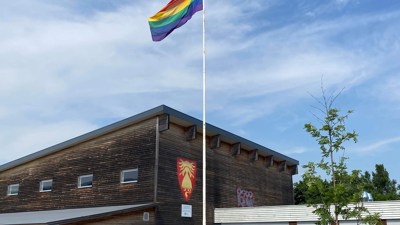 Kommunen heiser prideflagget igjen