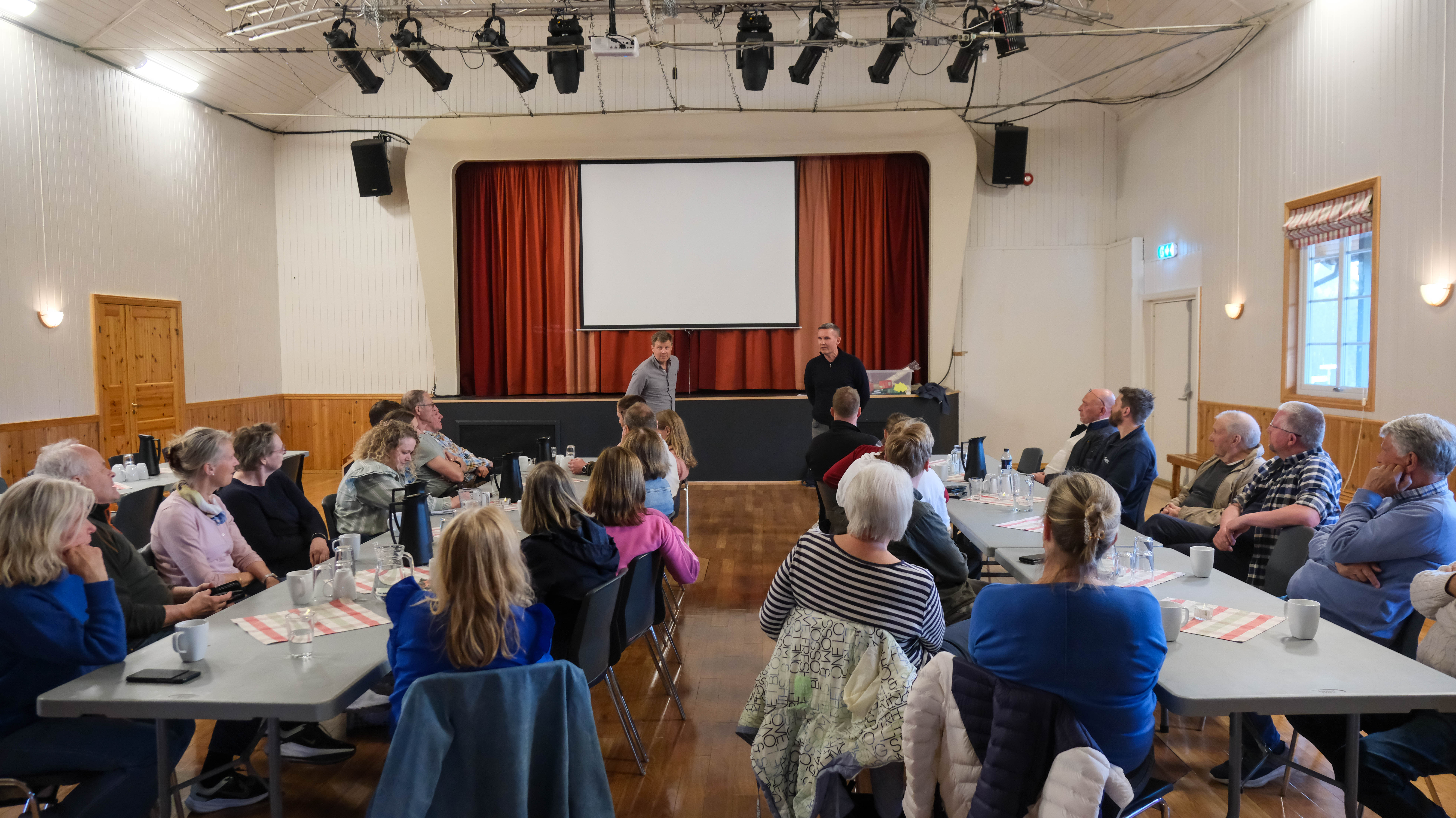 Folkemøte Hvarnes 3