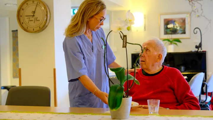 Birgitte Gulla Løken Og Gina Johnsen På Utplassering 11
