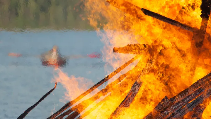 Sankthansbål Illustrasjonsbilde Istock