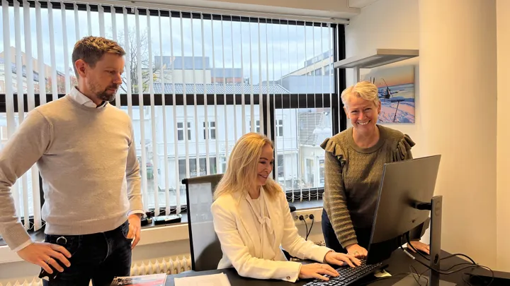 Fagsjef for beredskap Johannes Sjo Steinsvåg, ordfører Birgitte Gulla Løken og varaordfører Gina Merethe Johnsen